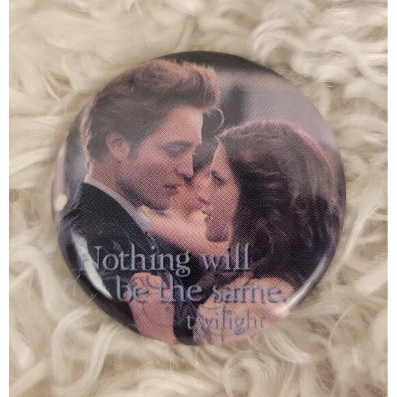 Collectible The Twilight Saga:  Twilight Movie Pins, Set of 6 - Picture 7 of 10